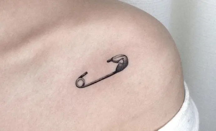 15+ Elegant Small Chest Tattoo Ideas for Women and Men