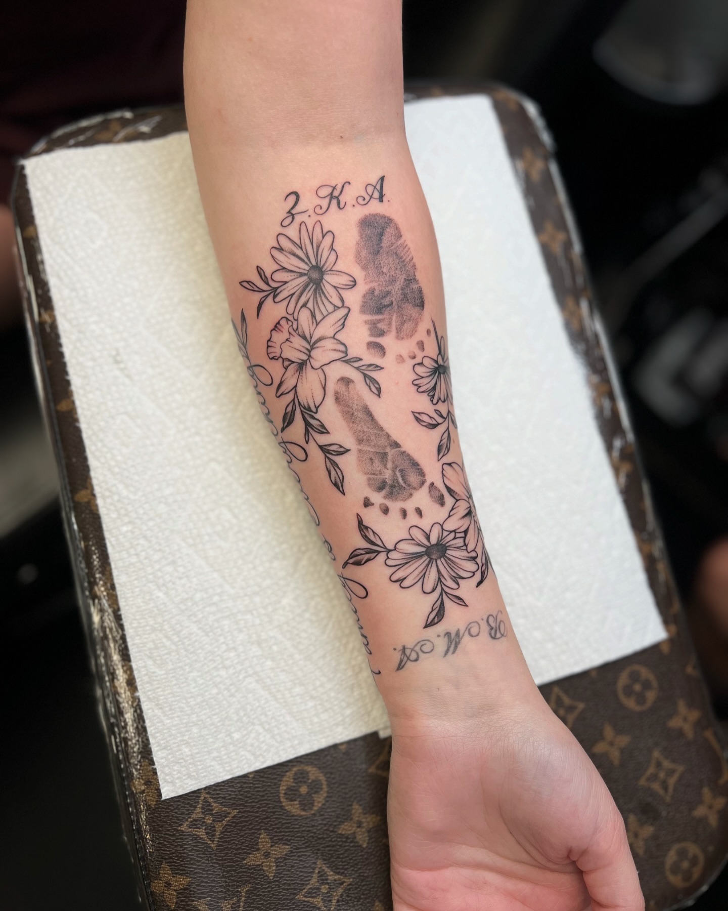 Baby Feet With Name and Date Tattoo baby feet tattoos ideas tattoo