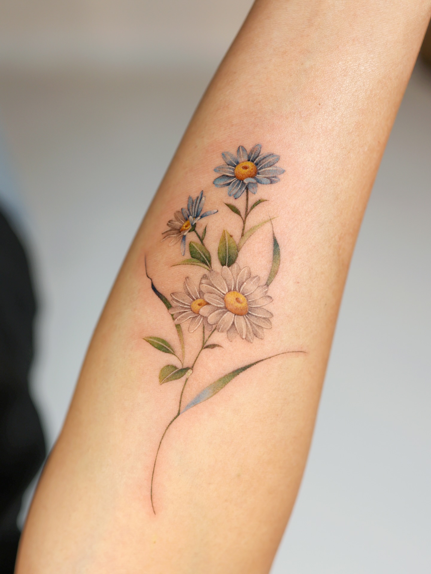 Daisy and Bumblebee Tattoo daisy tattoo ideas tattoo