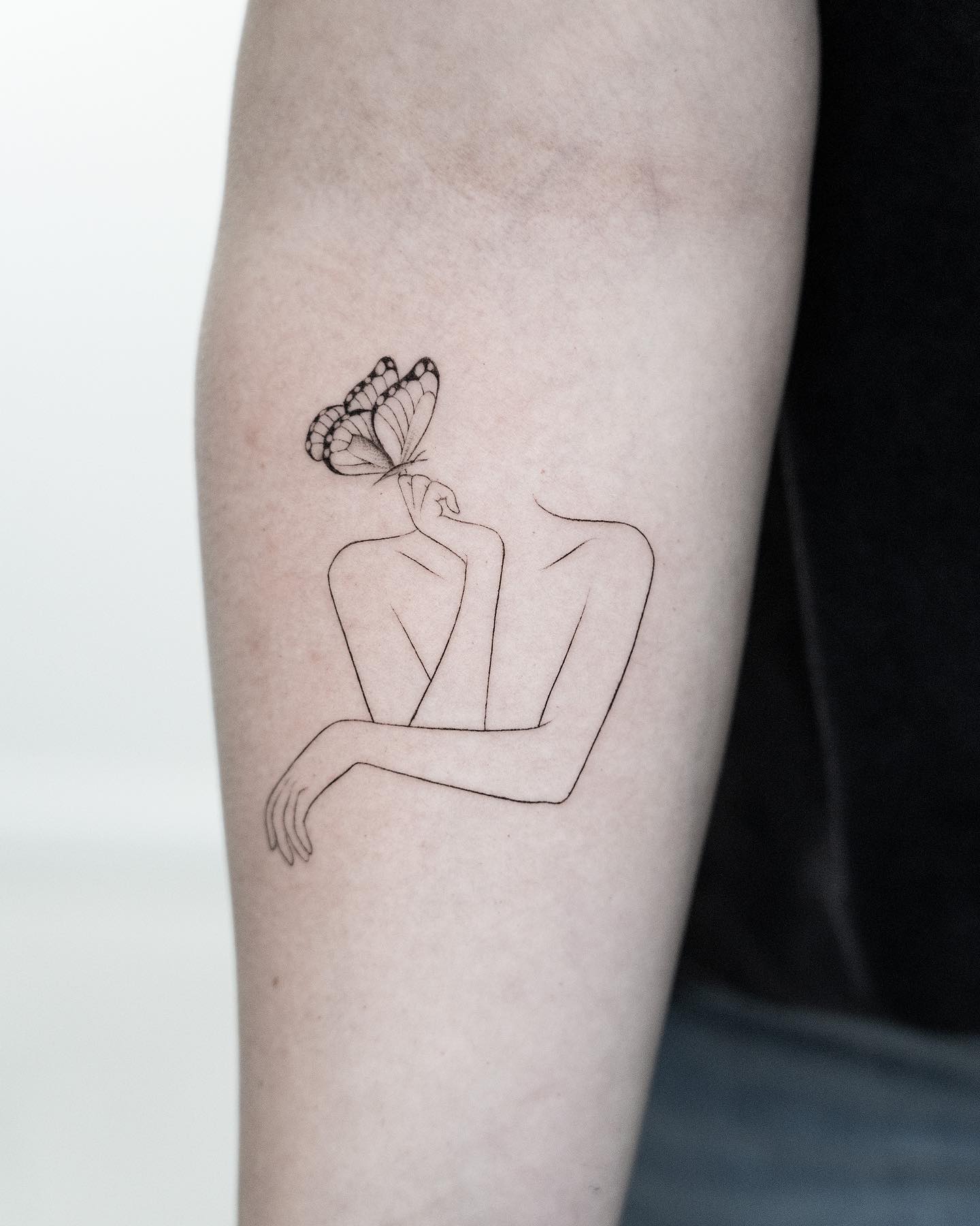Continuous Single Line Figurative Art tattoo