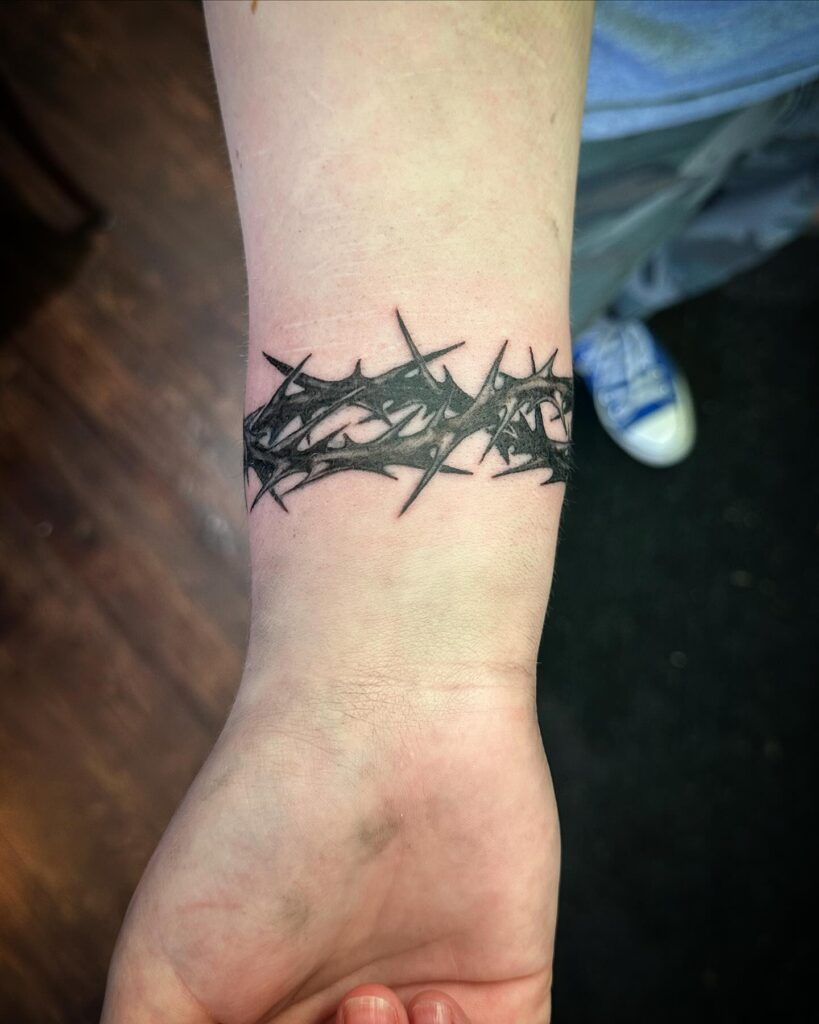 Elegant Drip Charm Bracelet Tattoo