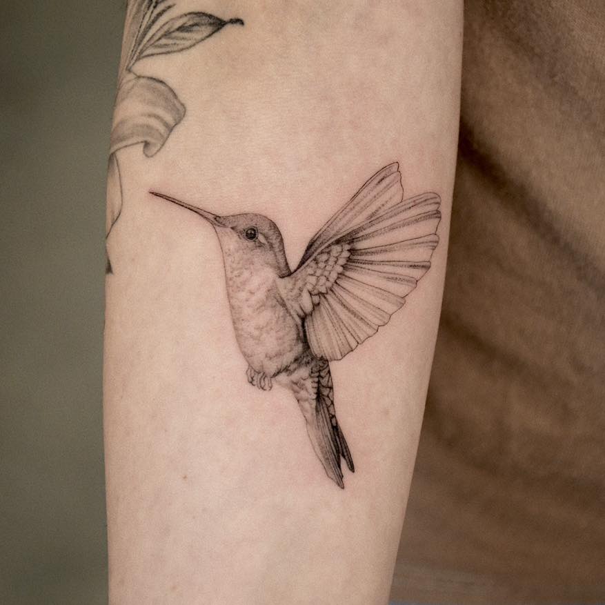Fine Line Realistic Hummingbird Tattoo hummingbird tattoos ideas tattoo