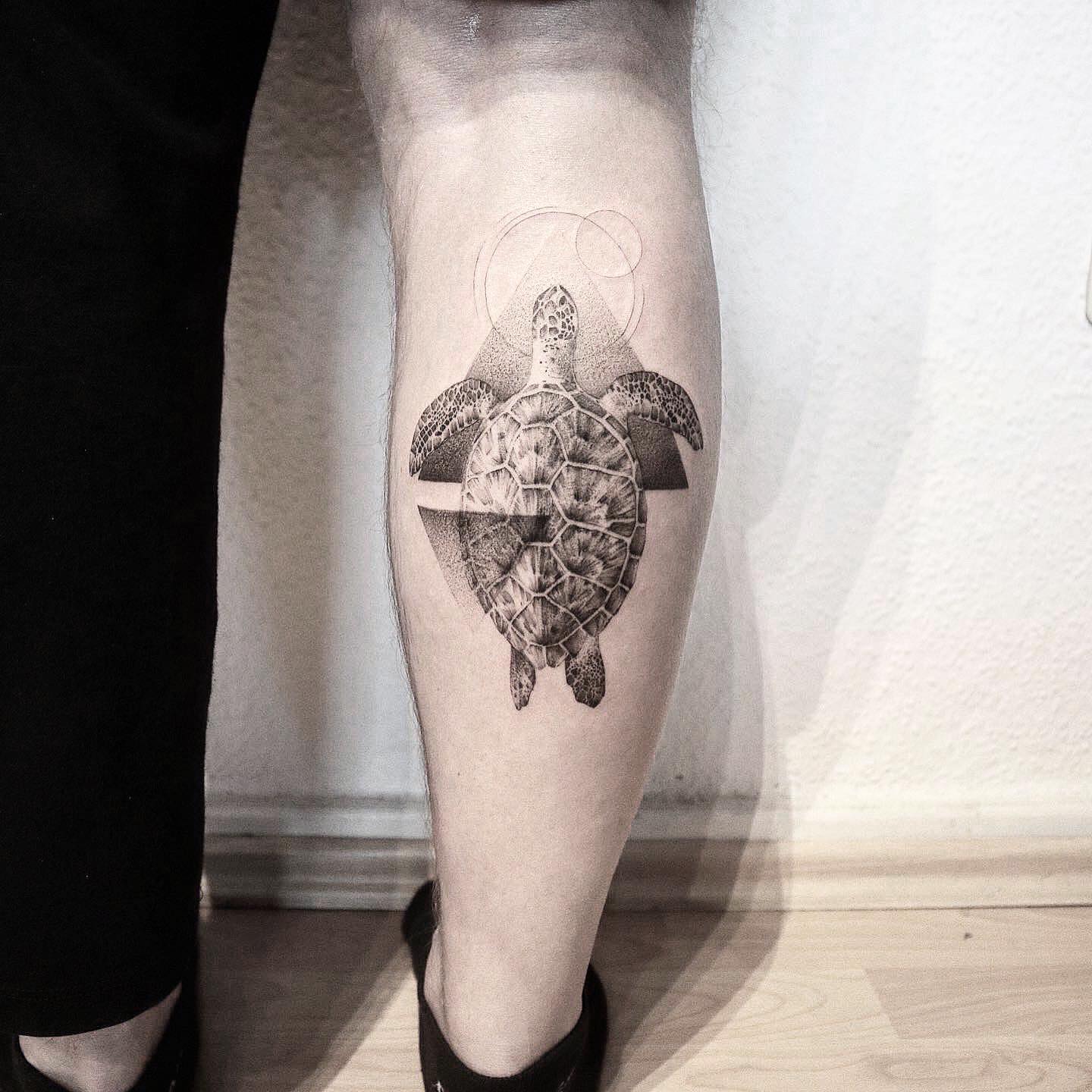Geometric Faceted Sea Turtle sea turtle tattoo