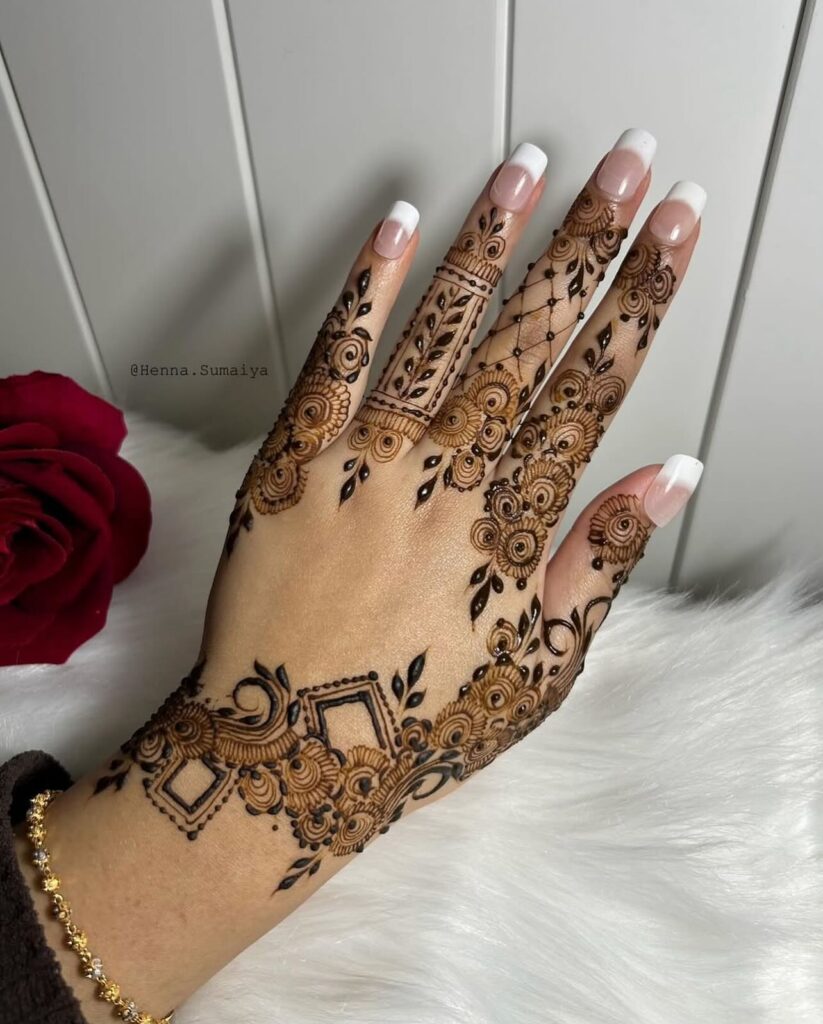 Henna Lace Glove on Dorsal Hand henna tattoo