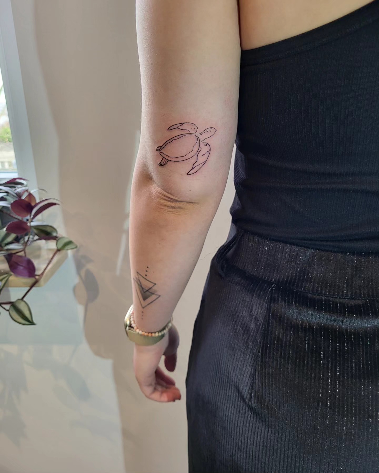 Minimal Outline Turtle Tattoo small turtle tattoo ideas tattoo