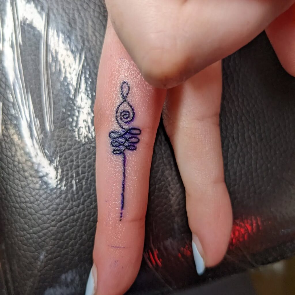 Bold Leaf Finger Tattoos