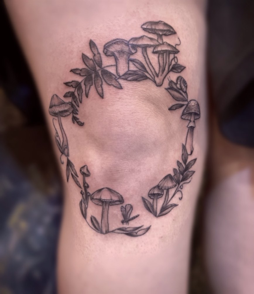 Traditional Floral Knee Tattoo