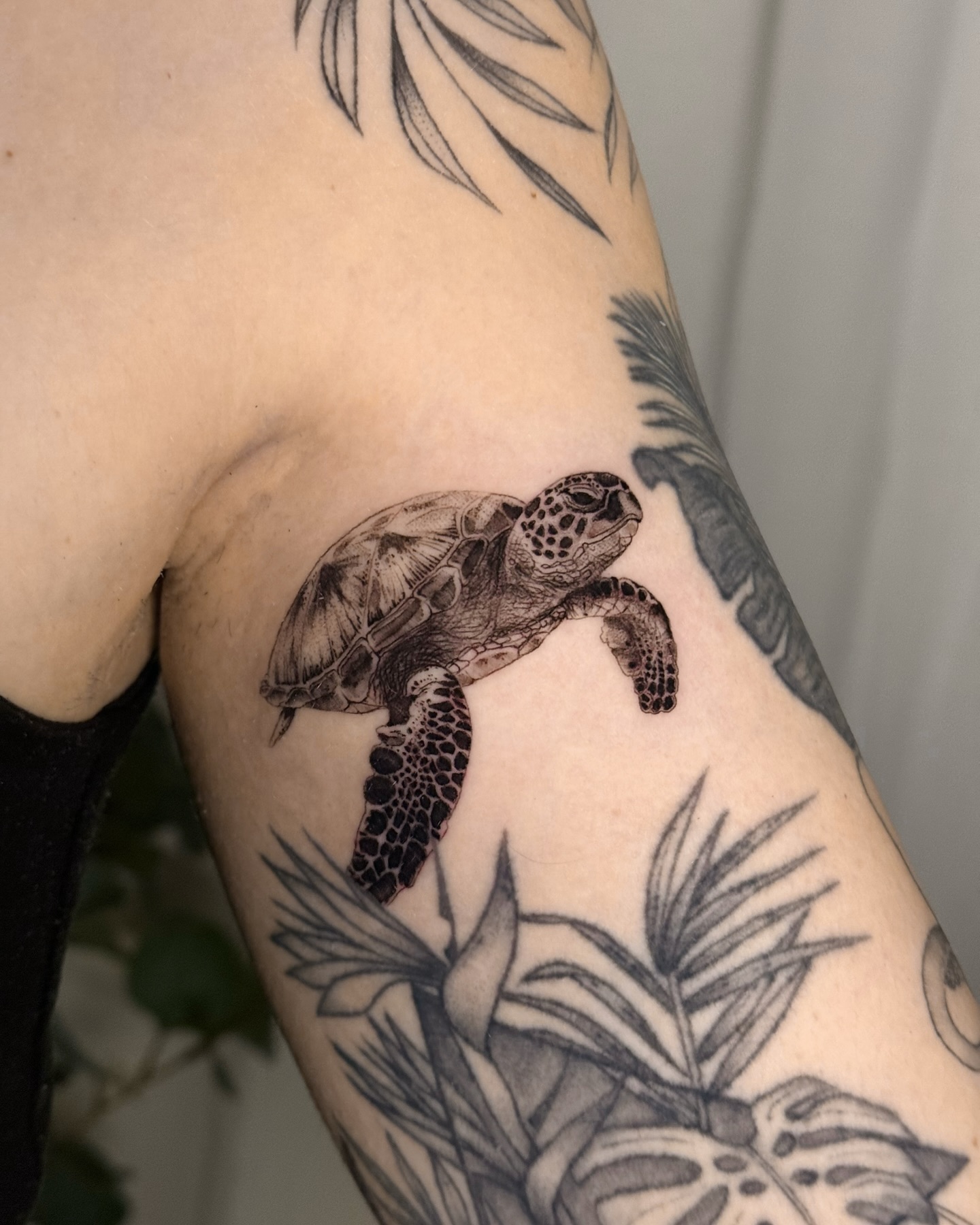 Realistic Green Turtle on Upper Bicep sea turtle tattoo