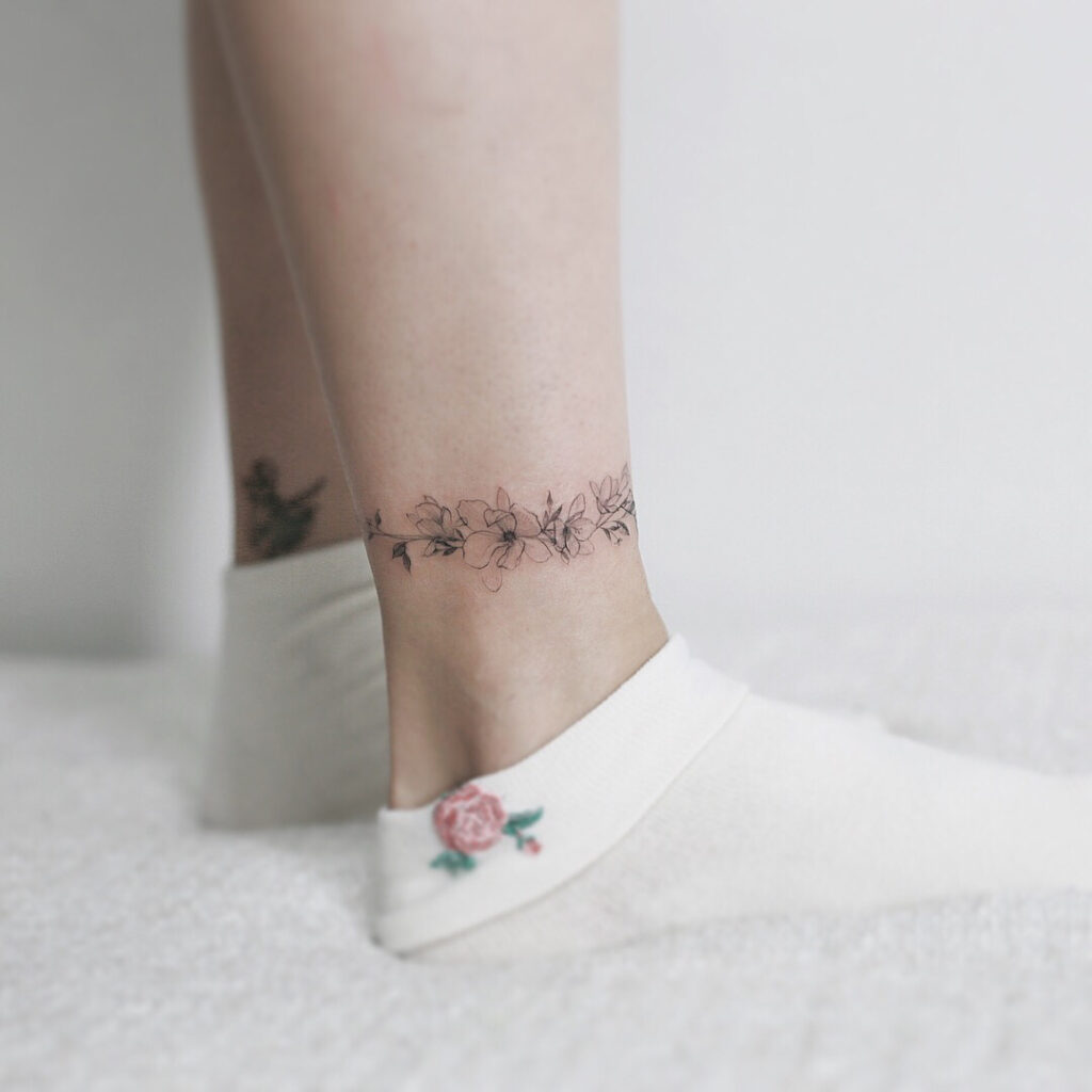 Minimalist Geometric Anklet Tattoo