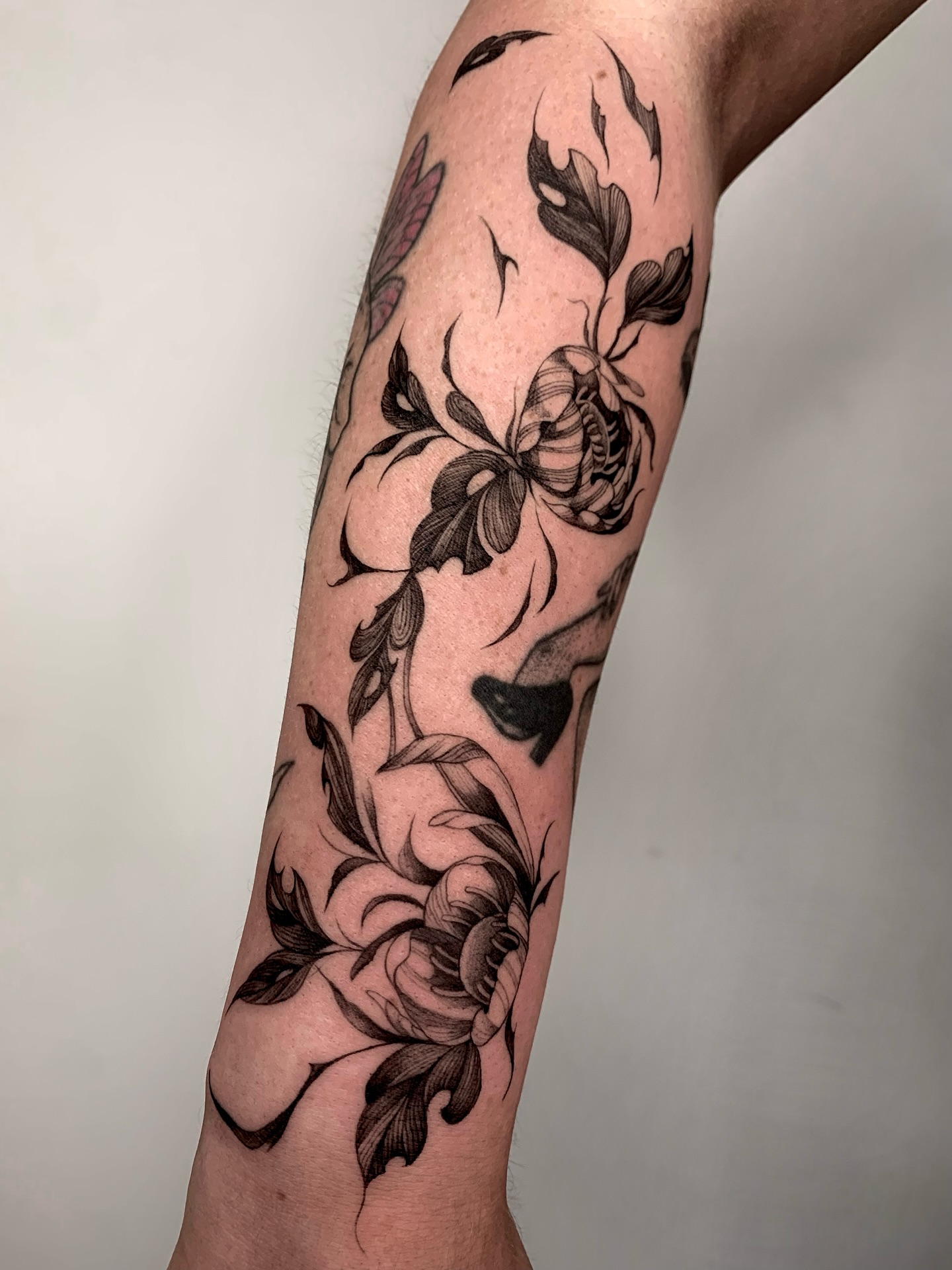 Flowing Floral Gap Filler Tattoo