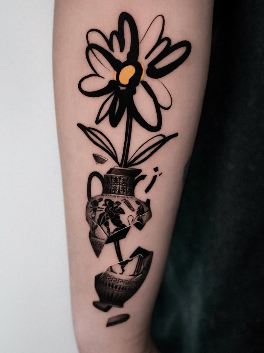 Artistic dead flower tattoo with modern elegance Tattoo on skin