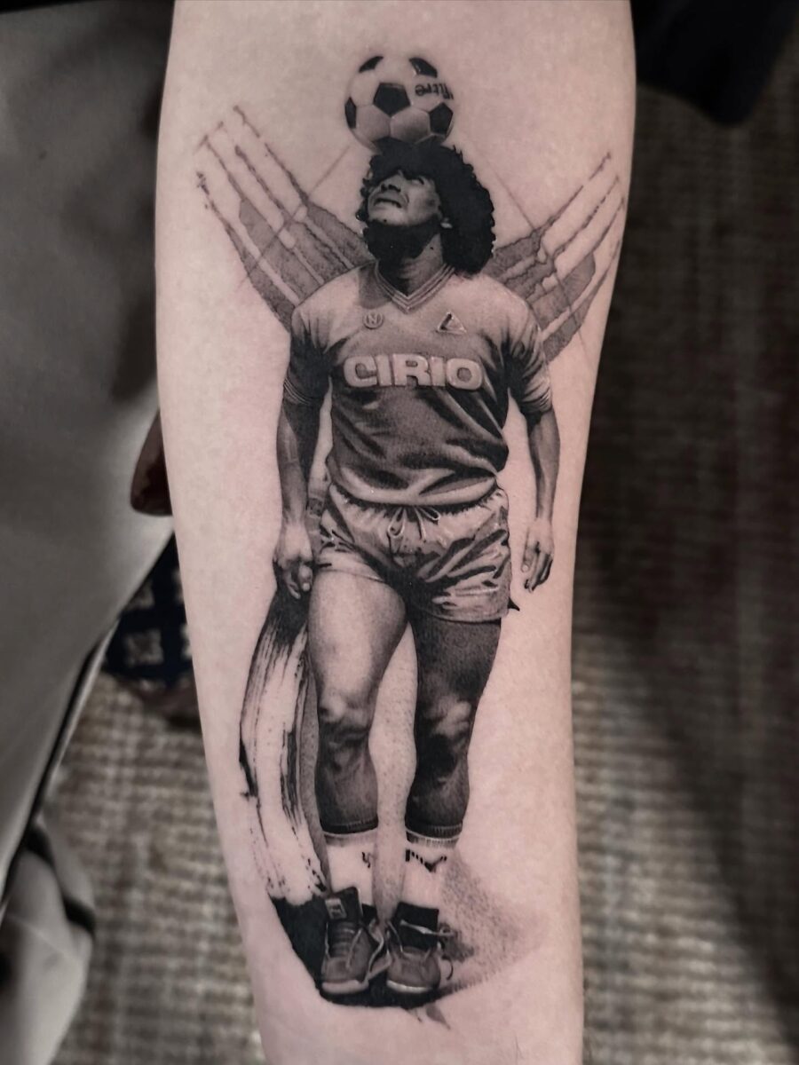 Hyper-realistic tribute to a football legend Tattoo on skin