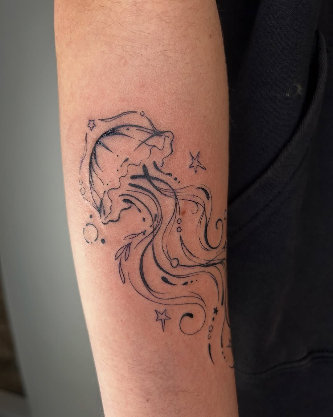 Stunning Jellyfish Tattoo with Ethereal Vibes Tattoo on skin