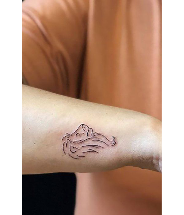 Simple Minimalist Lined Lion Tattoo Tattoo on skin