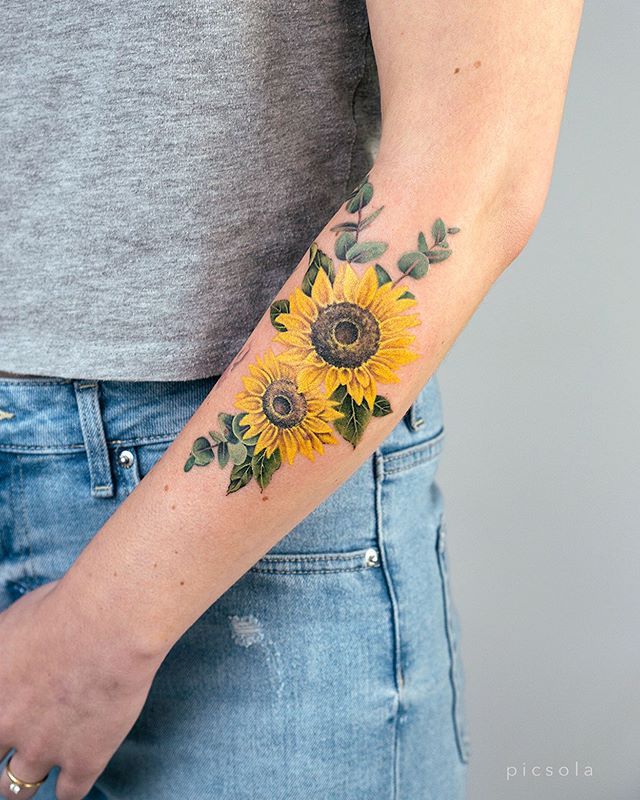 Set of Traditional Sunflowers with Leaves Tattoo Tattoo on skin