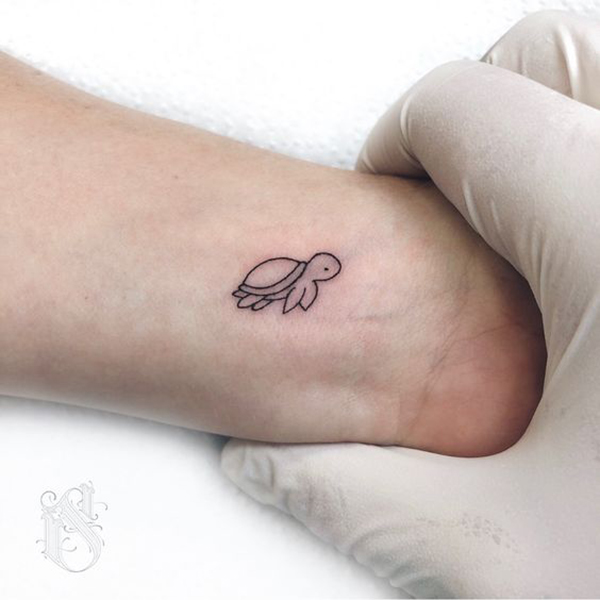 Cute Simple Turtle on Wrist Turtle Tattoos Tattoo on skin